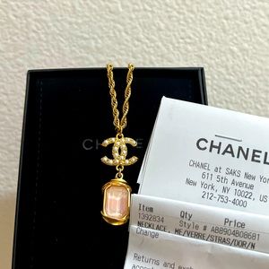 chanel 2022 CC pearl necklace pink